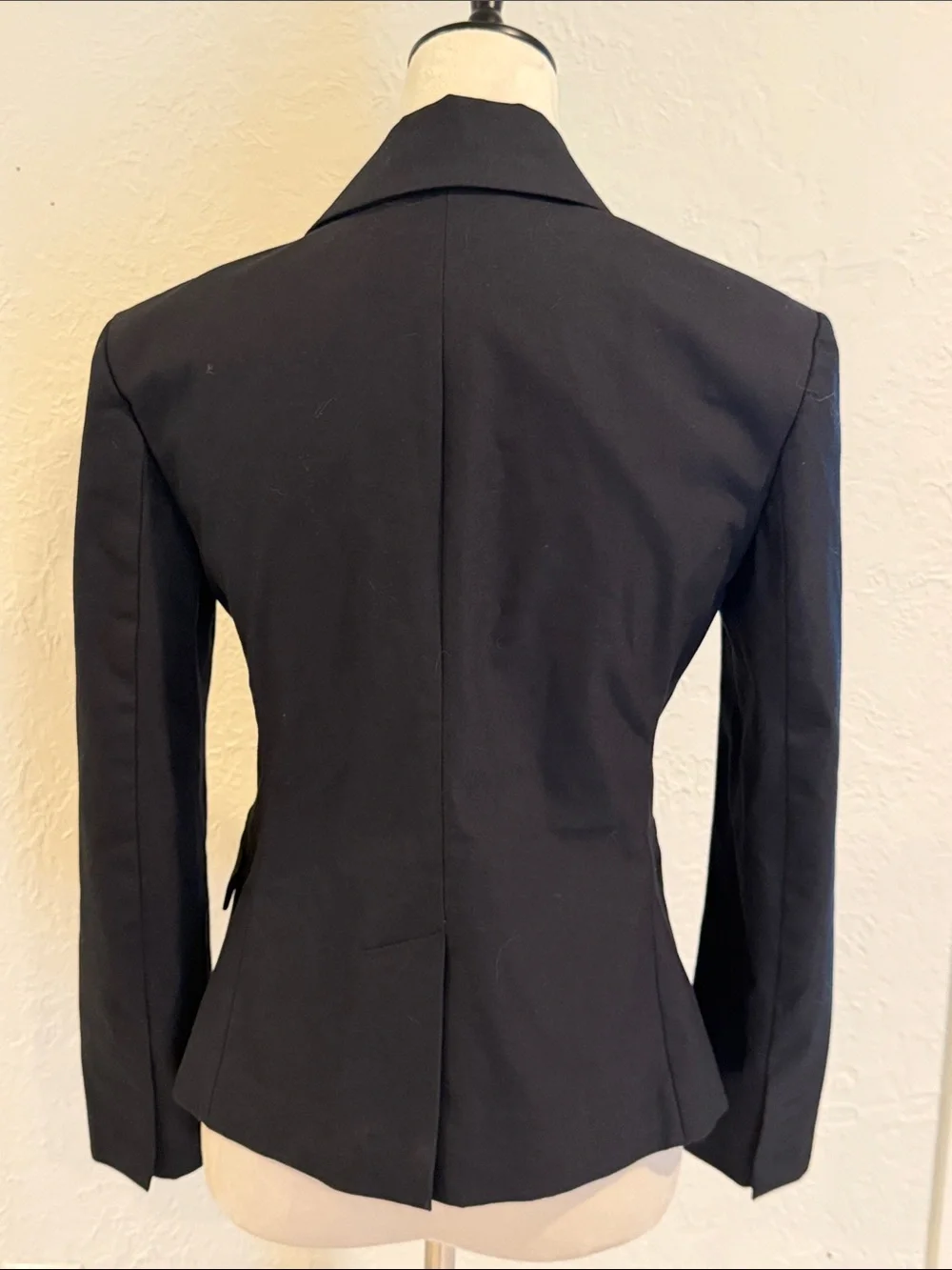Theory Black Lanai Women's Tailored Blazer size 6 EUC